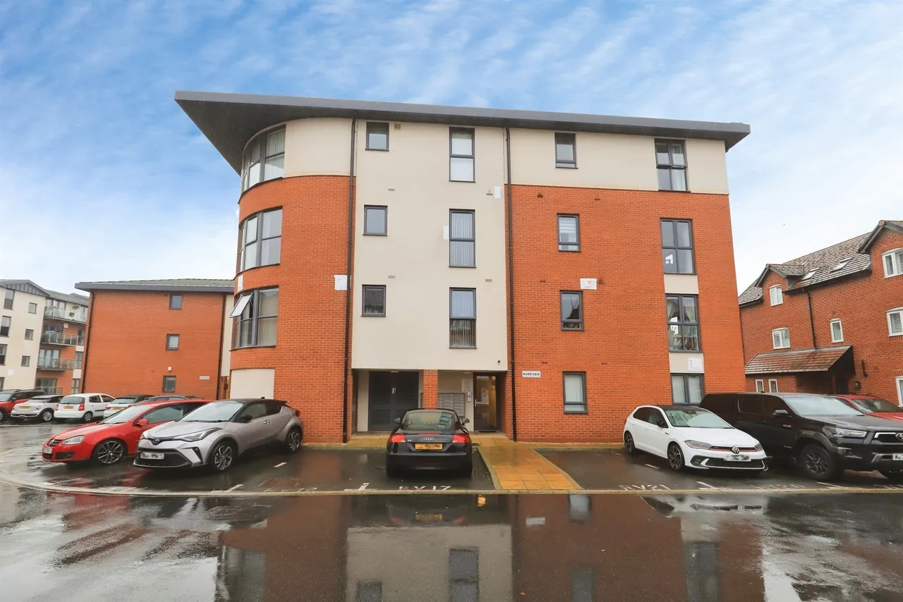 1 bed flat for sale, Larch Way, Stourport-On-Severn, DY13
