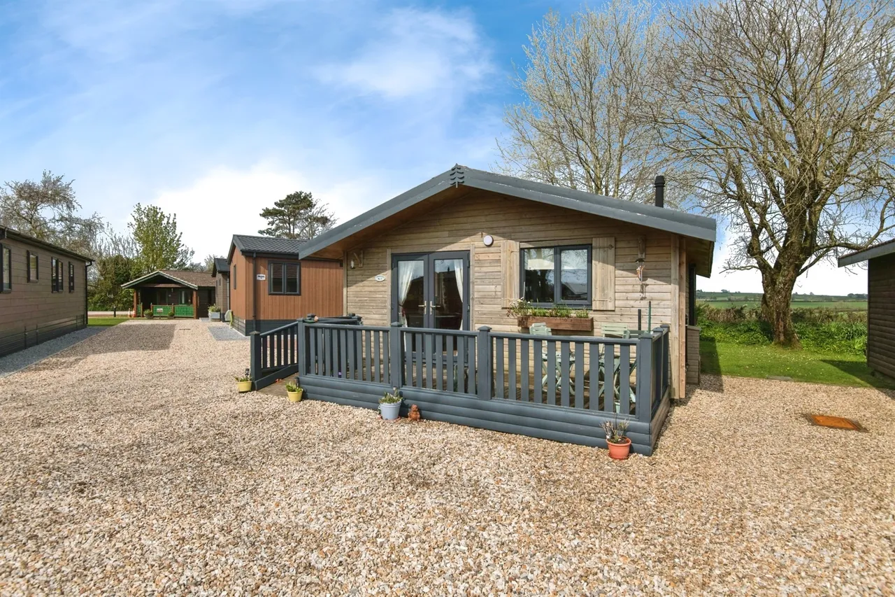 3 bed park home for sale, Sidmouth Road, Rousdon, DT7