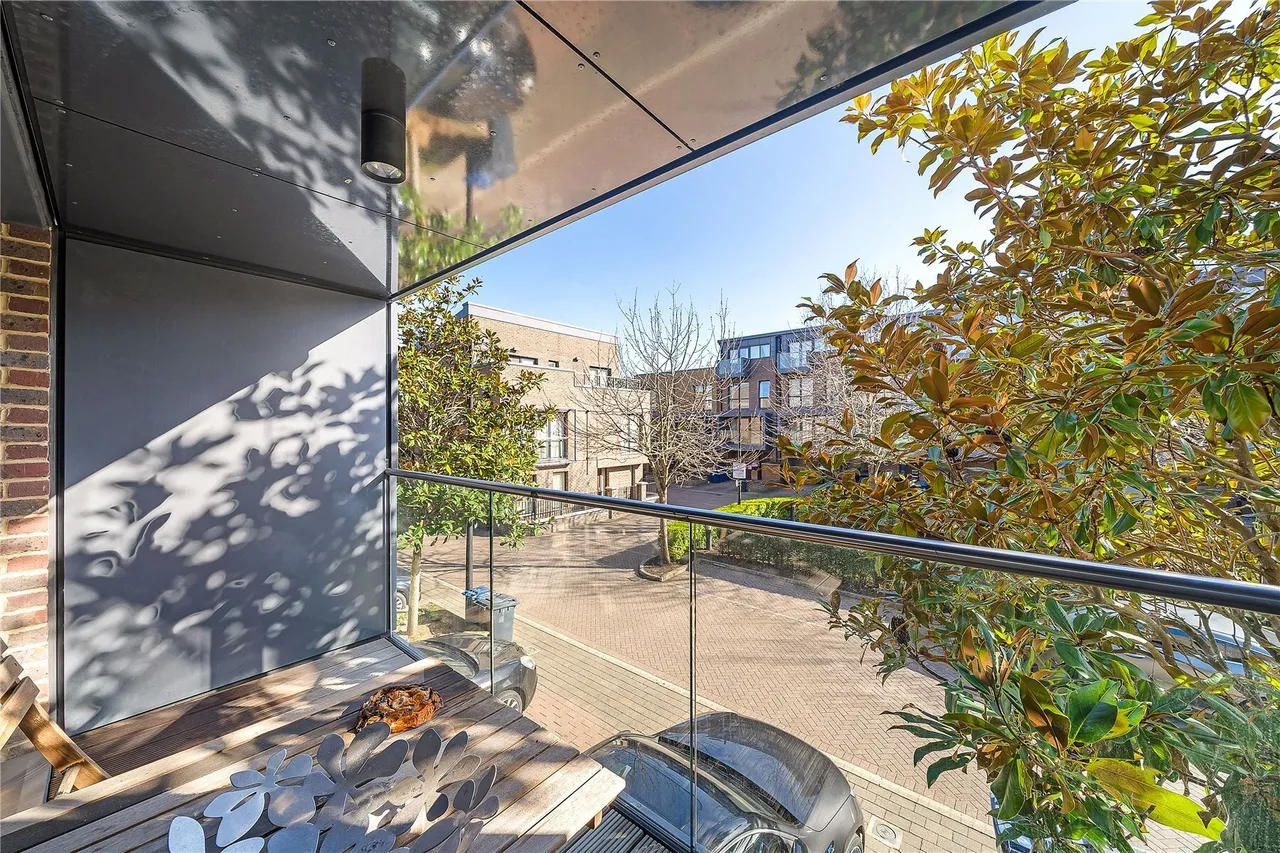 Sir Alexander Close, London, W3, photo 11