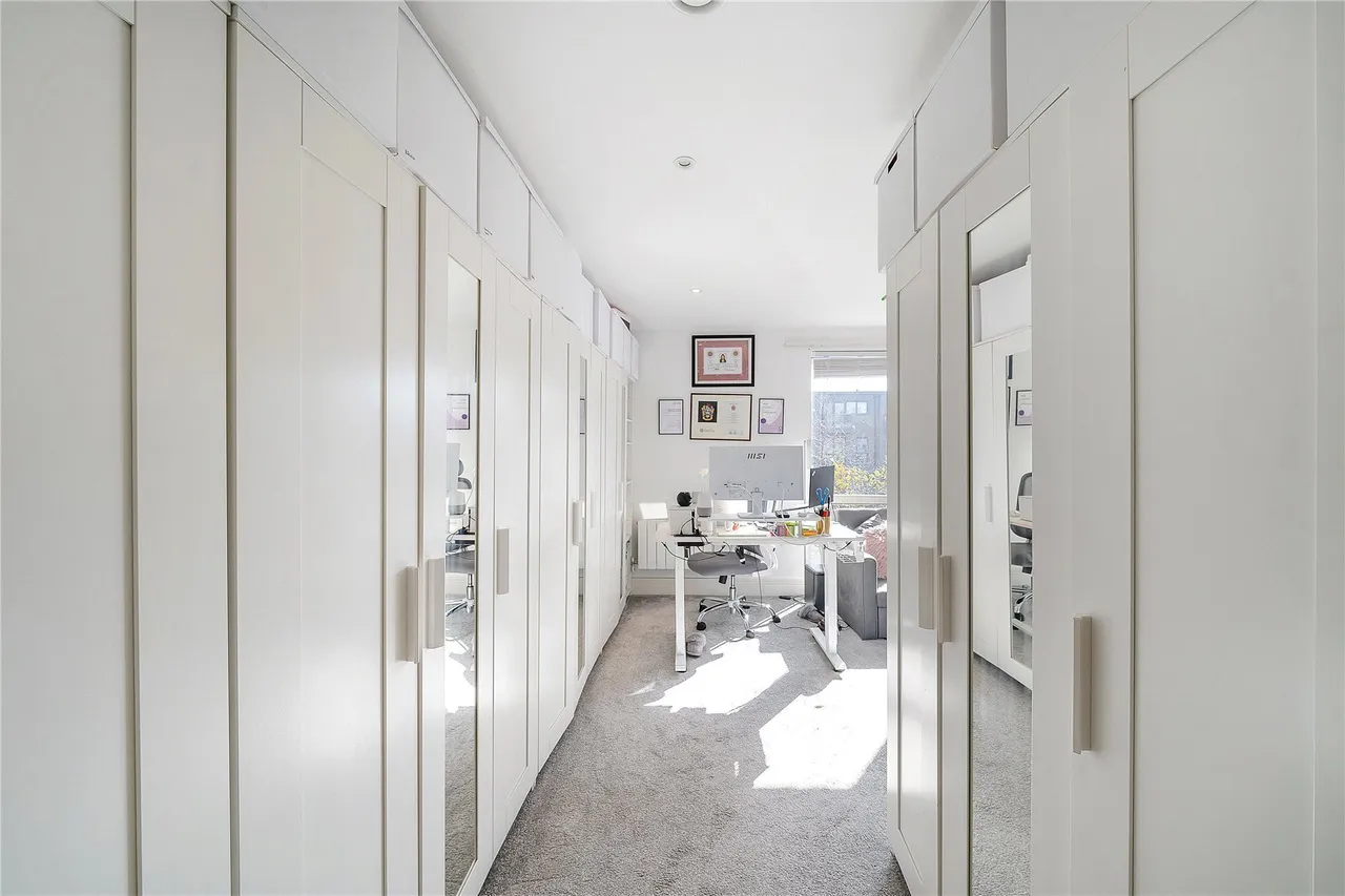 Sir Alexander Close, London, W3, photo 14