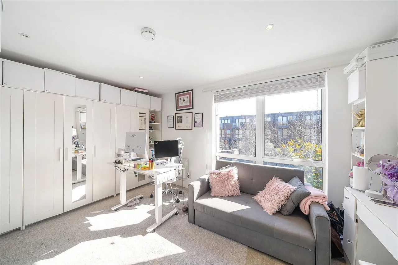 Sir Alexander Close, London, W3, photo 13
