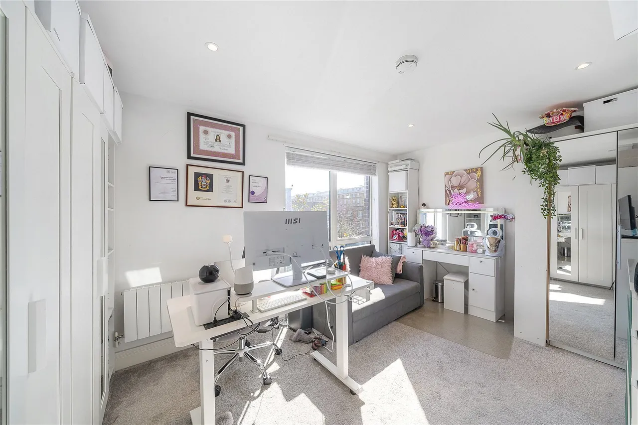 Sir Alexander Close, London, W3, photo 10