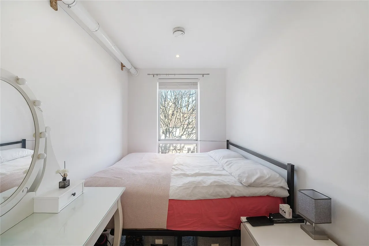 Sir Alexander Close, London, W3, photo 19
