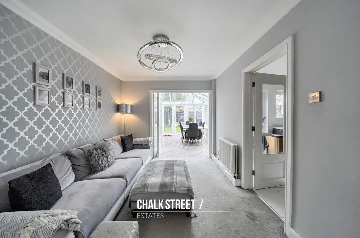Dee Way, Rise Park, Romford, Greater London, RM1 4UU, photo 6