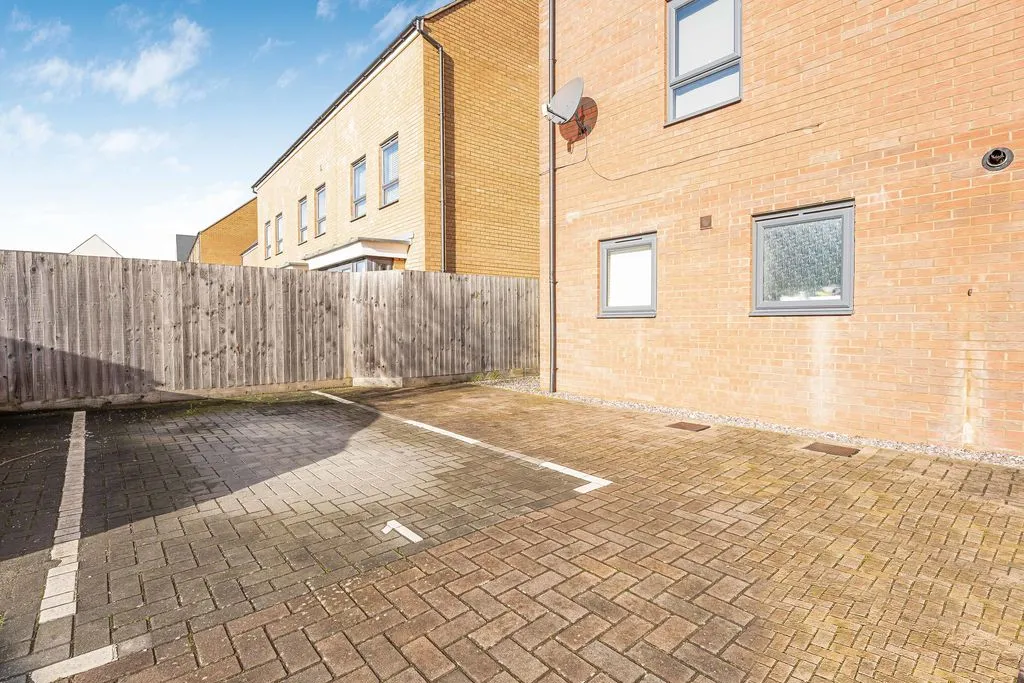 Countess Way, Brooklands, MK10, photo 9