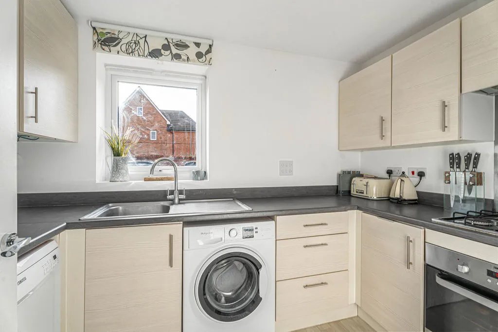 Countess Way, Brooklands, MK10, photo 2