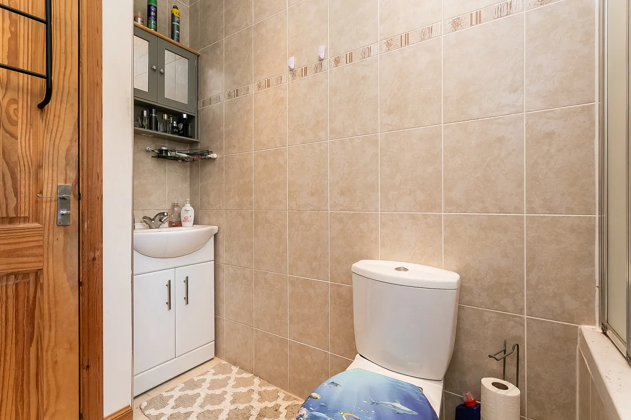New Holygate, Broxburn, EH52, photo 13