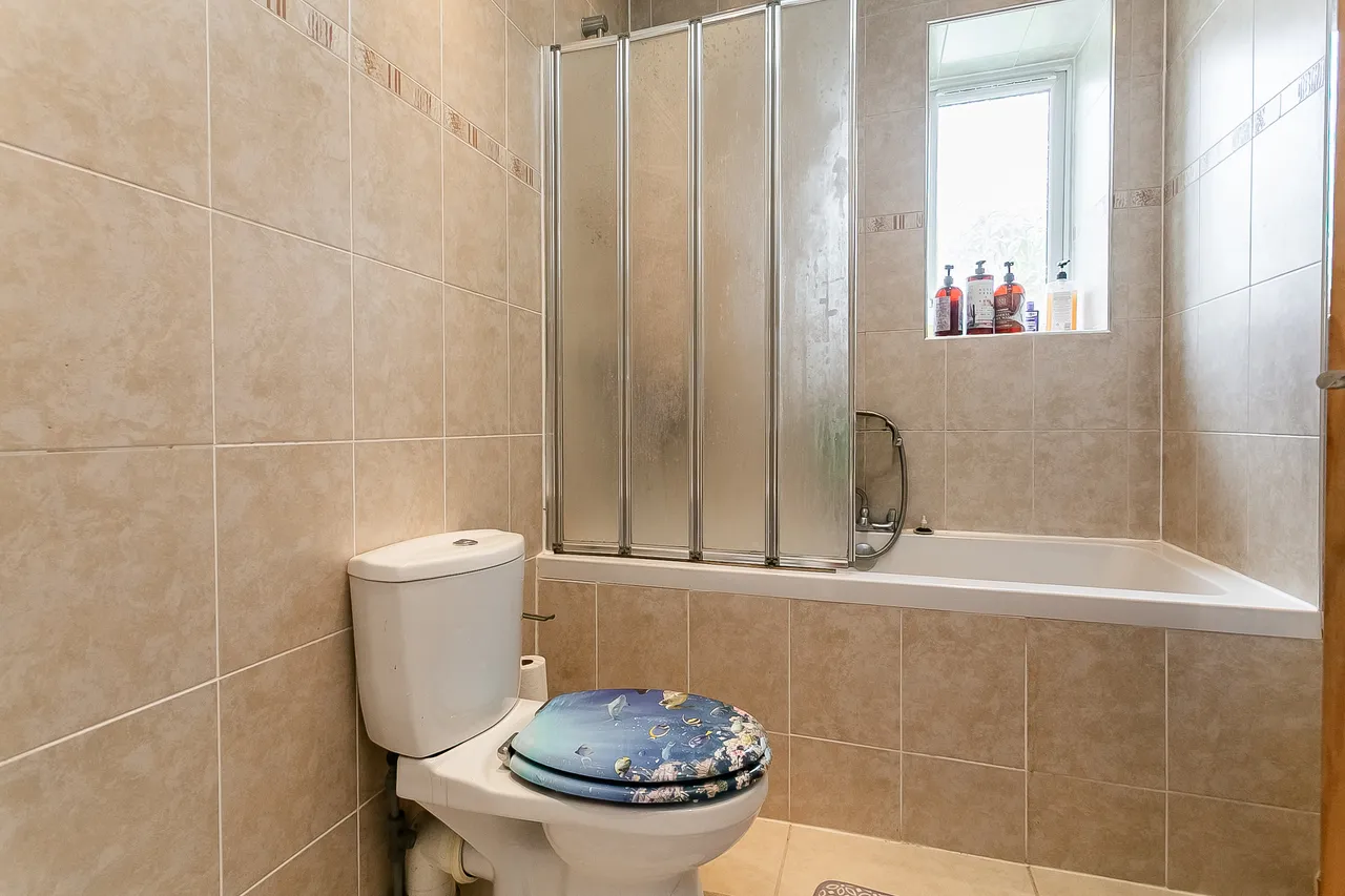 New Holygate, Broxburn, EH52, photo 12