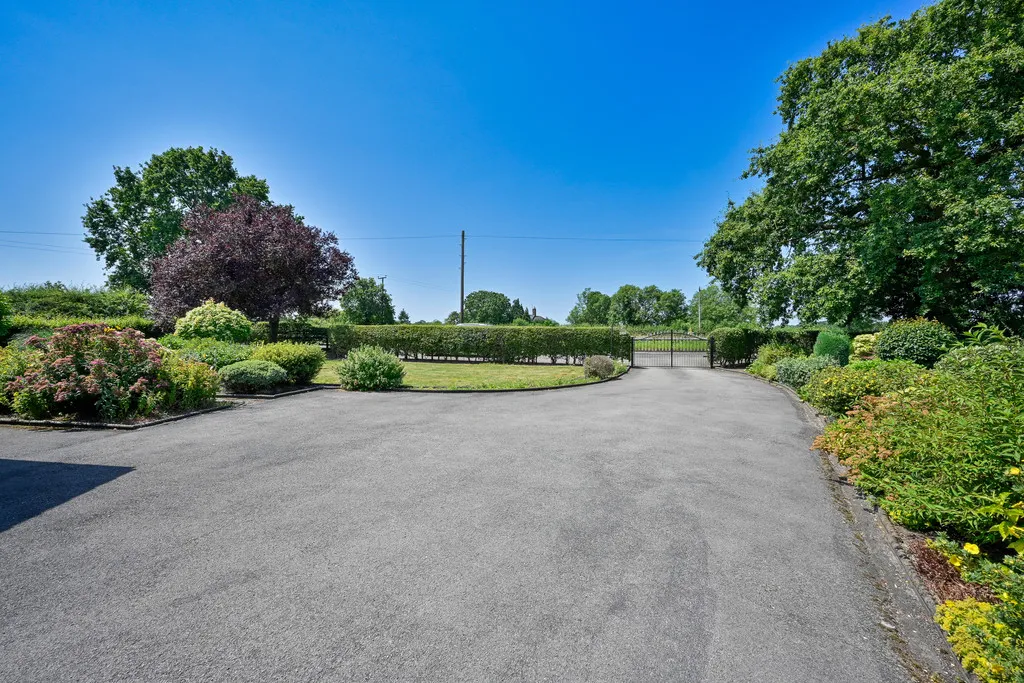 Stafford Road, Aston-by-Stone, photo 13