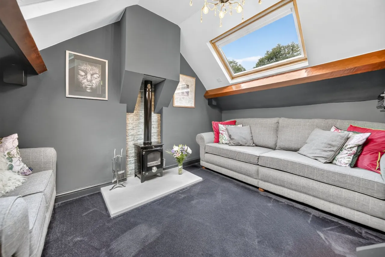 Woodlands Drive, Rawdon, LS19, photo 11