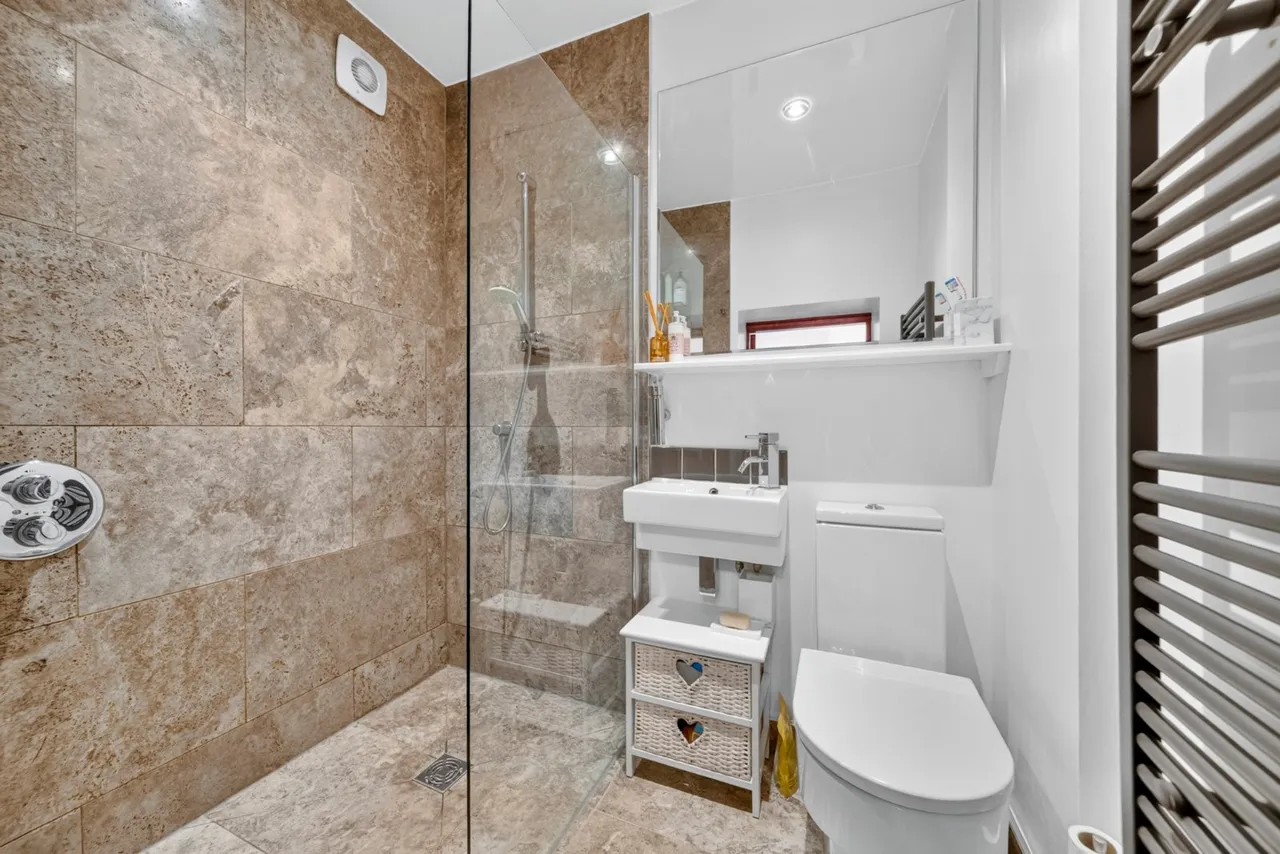 Woodlands Drive, Rawdon, LS19, photo 22
