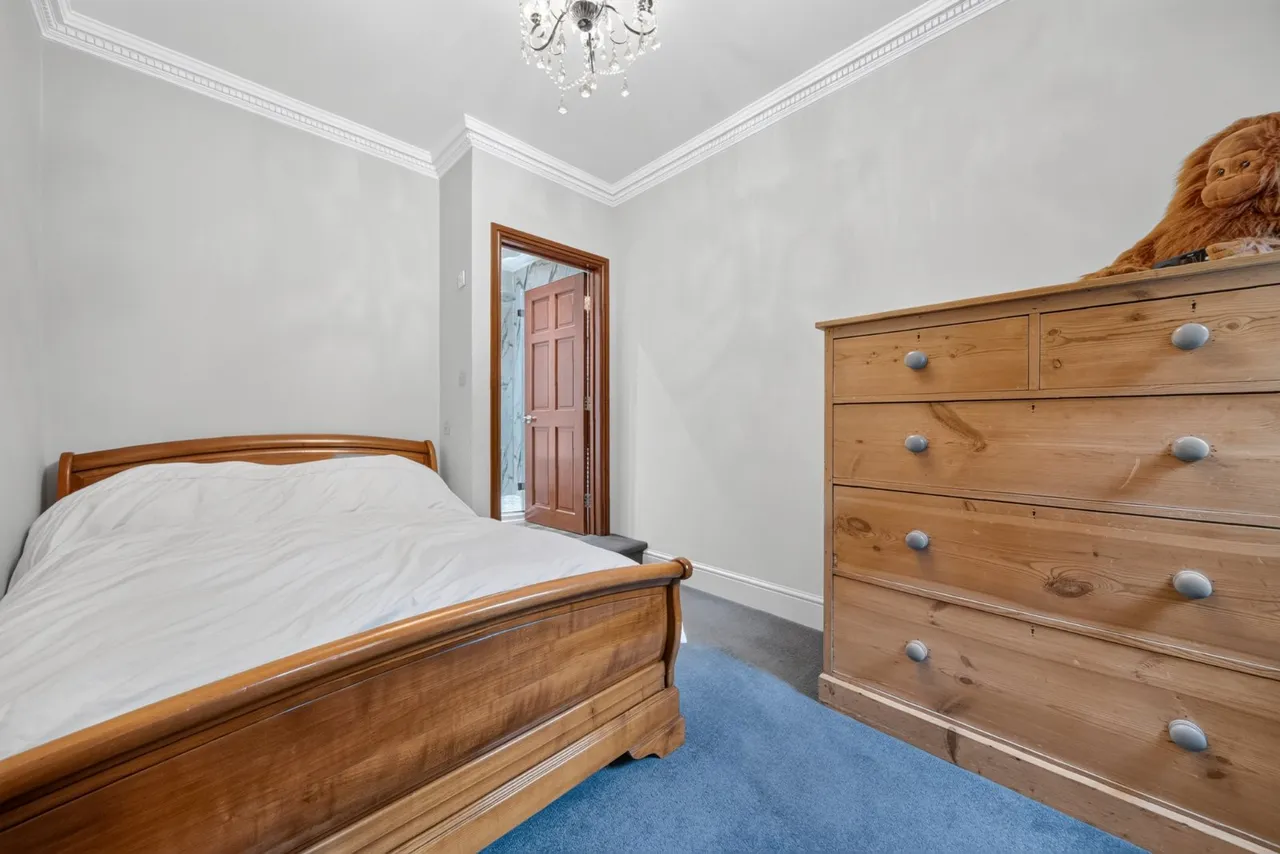 Woodlands Drive, Rawdon, LS19, photo 24
