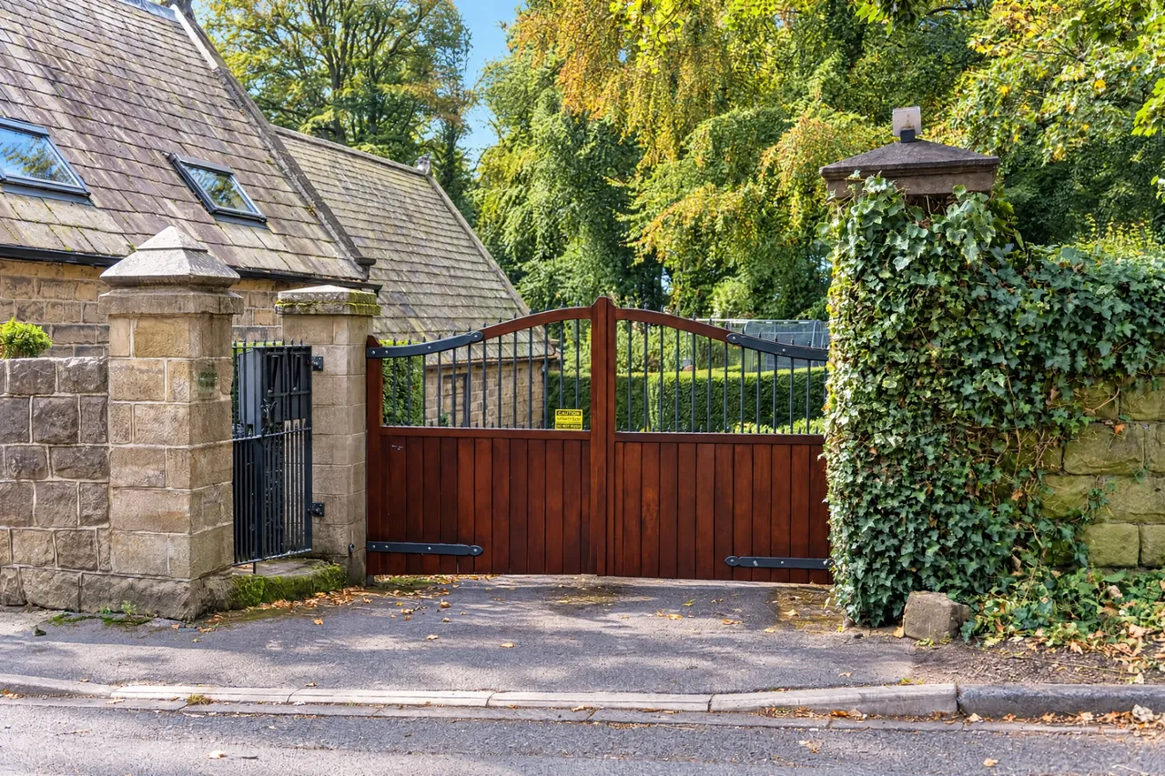 Woodlands Drive, Rawdon, LS19, photo 38