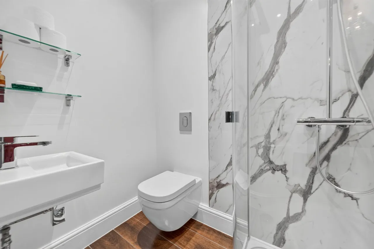 Woodlands Drive, Rawdon, LS19, photo 25