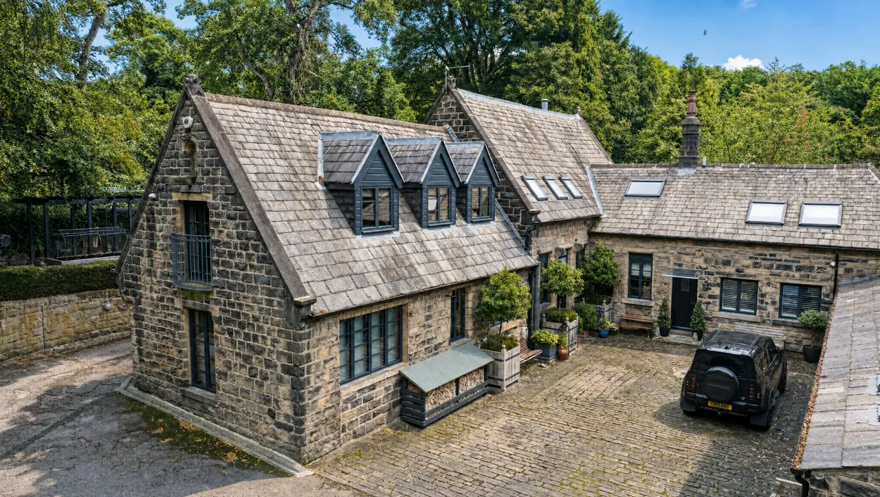 Woodlands Drive, Rawdon, LS19, photo 36
