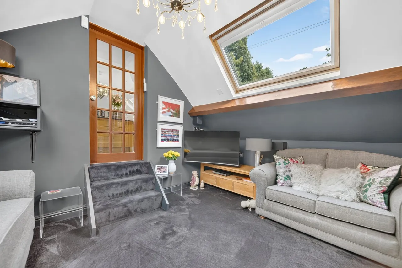 Woodlands Drive, Rawdon, LS19, photo 12