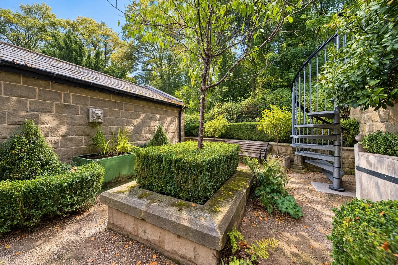Woodlands Drive, Rawdon, LS19, photo 30
