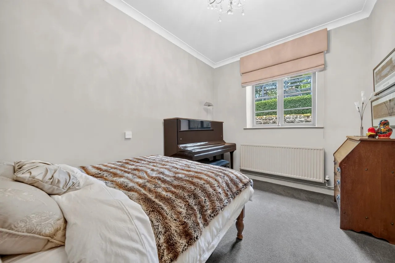 Woodlands Drive, Rawdon, LS19, photo 26