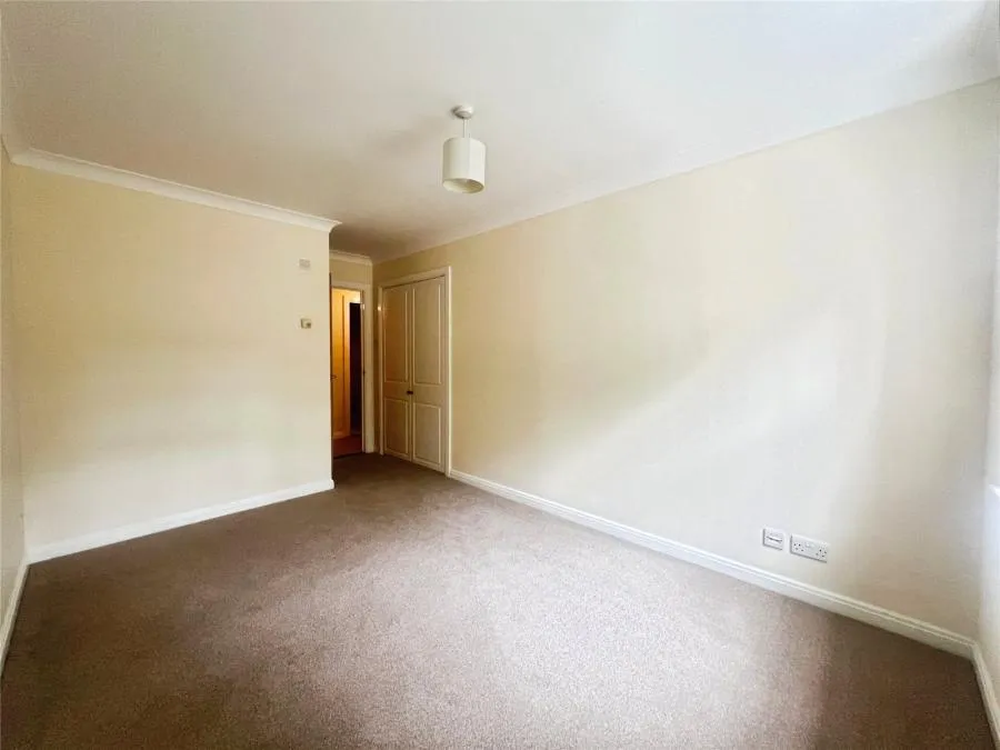 Montague Close, Wokingham, RG40, photo 10