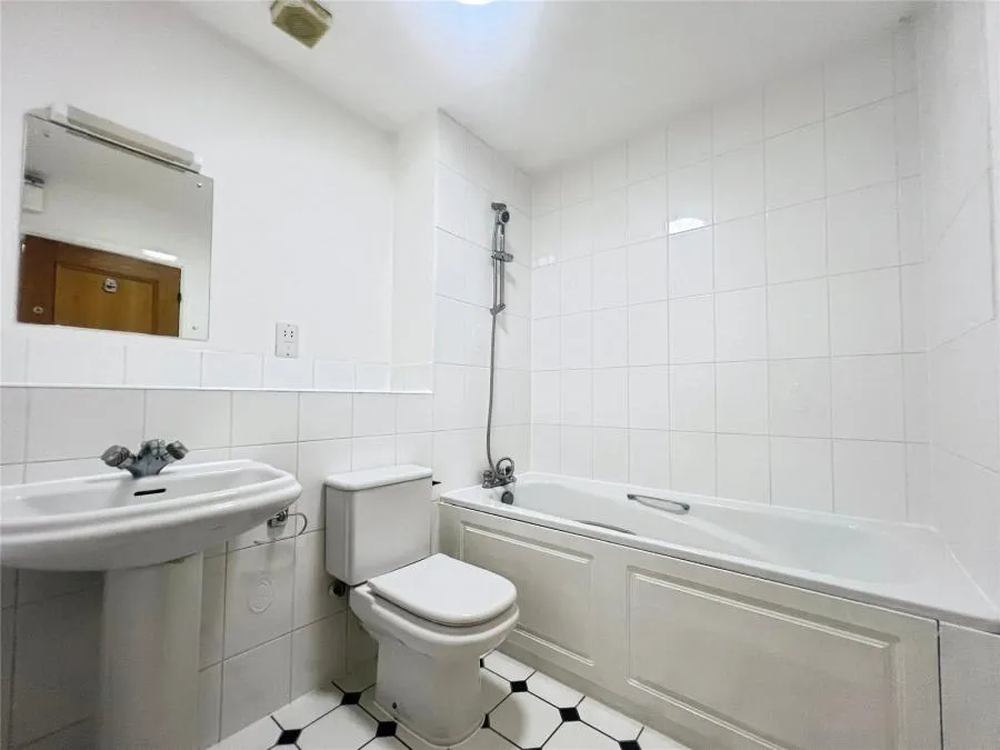 Montague Close, Wokingham, RG40, photo 6