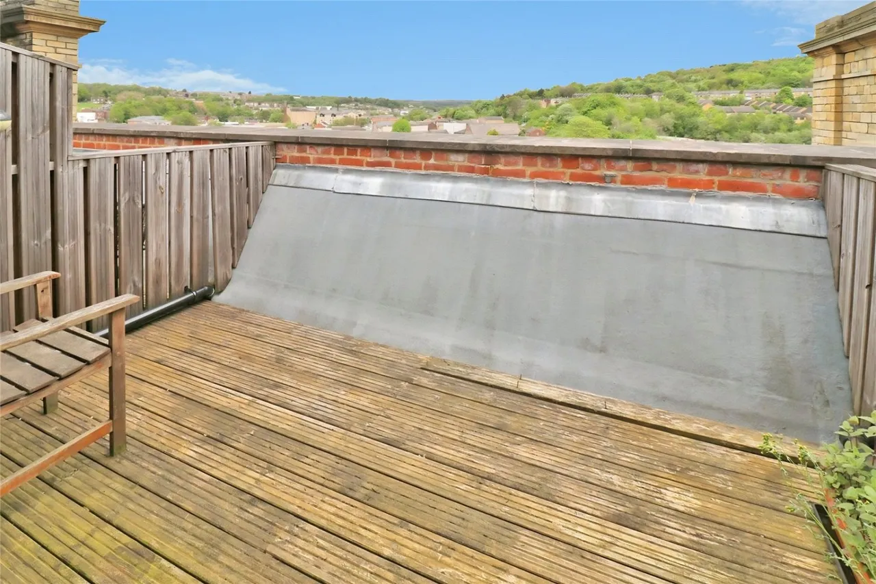 Bradford Road, Dewsbury, WF13, photo 9