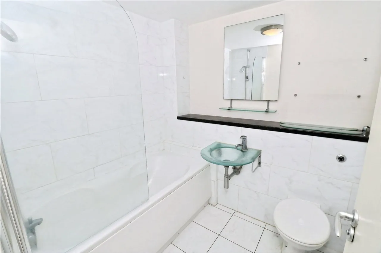 Bradford Road, Dewsbury, WF13, photo 5