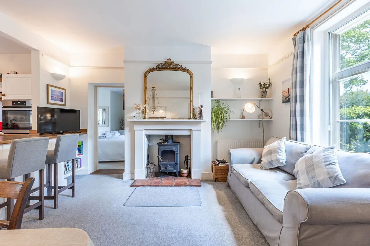 End-Terrace Victorian Property in Holt, photo 8