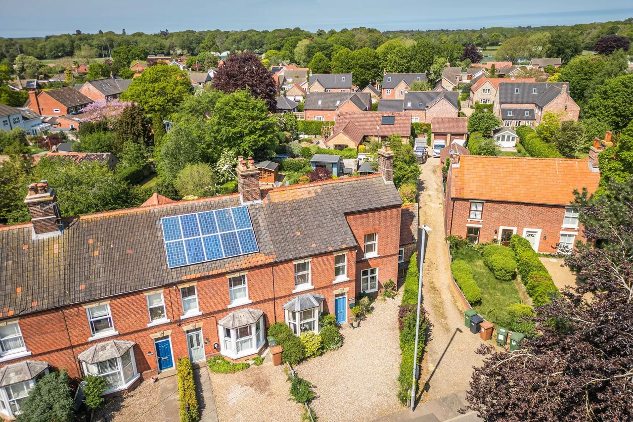 End-Terrace Victorian Property in Holt, photo 16
