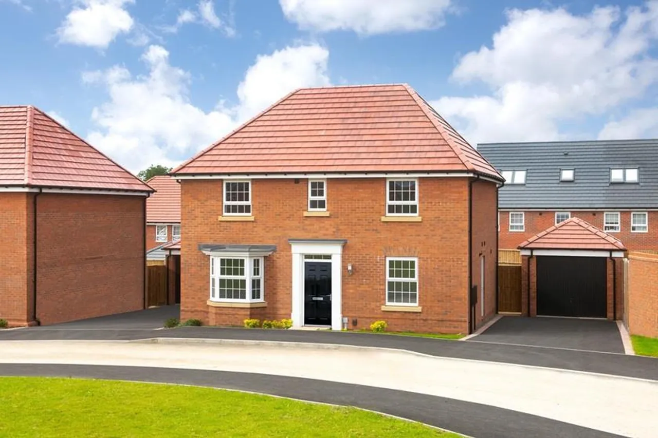 4 bed house for sale — Queens Manor, Barkby Road, LE7
