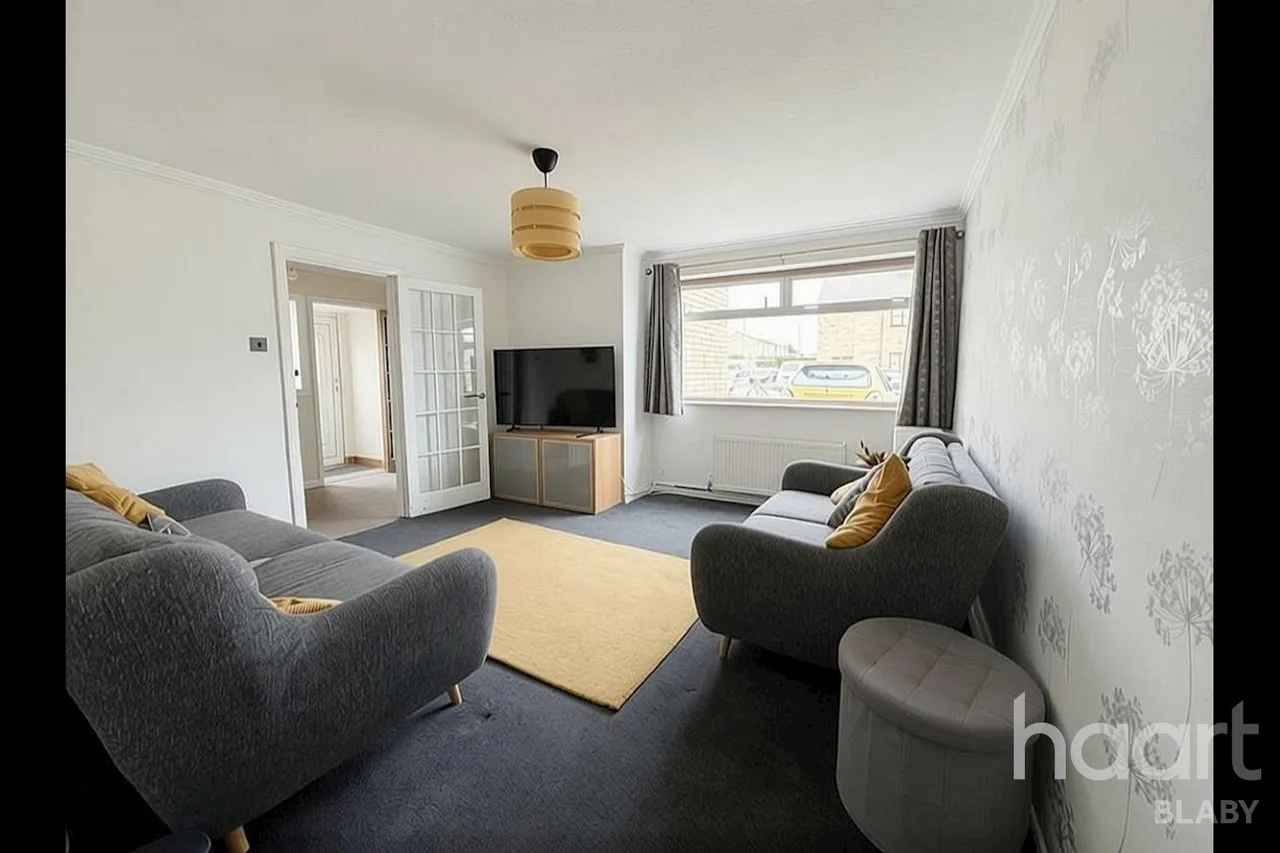 Gwendoline Drive, Leicester, LE8, photo 3