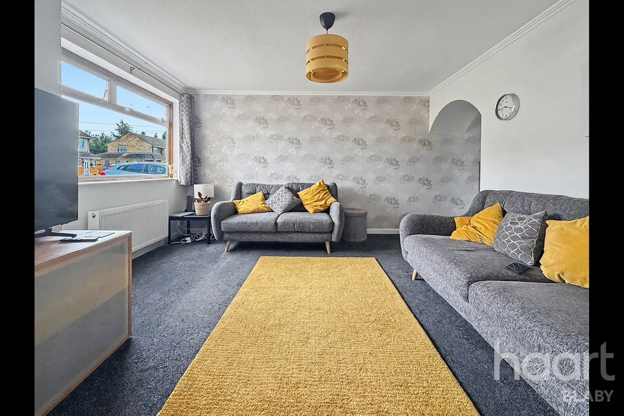 Gwendoline Drive, Leicester, LE8, photo 2