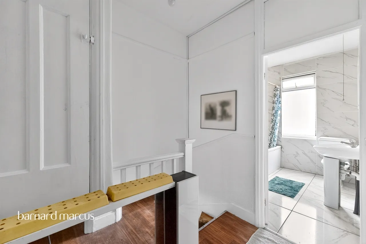 Thackeray Avenue, London, photo 6