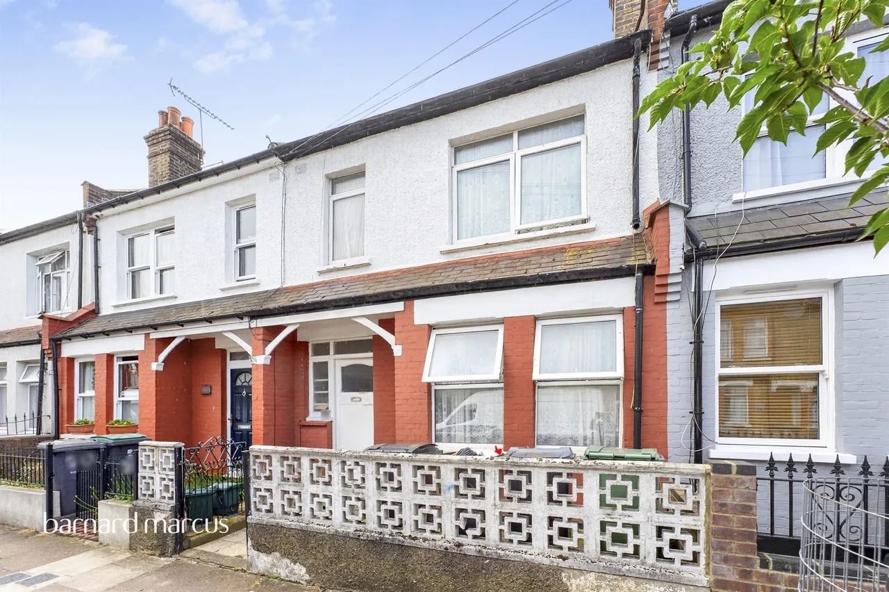 3 bed house for sale — Thackeray Avenue, London