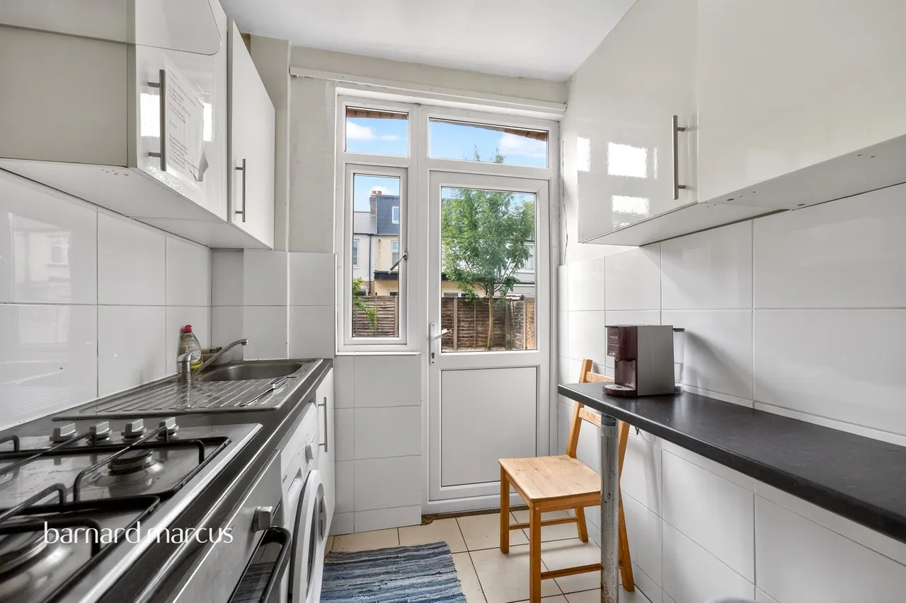 Thackeray Avenue, London, photo 10