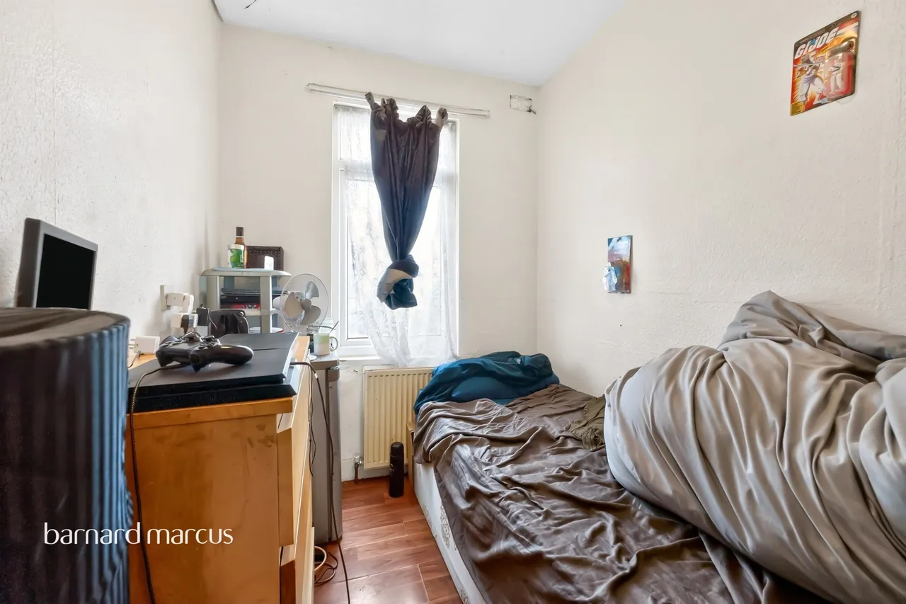 Thackeray Avenue, London, photo 11