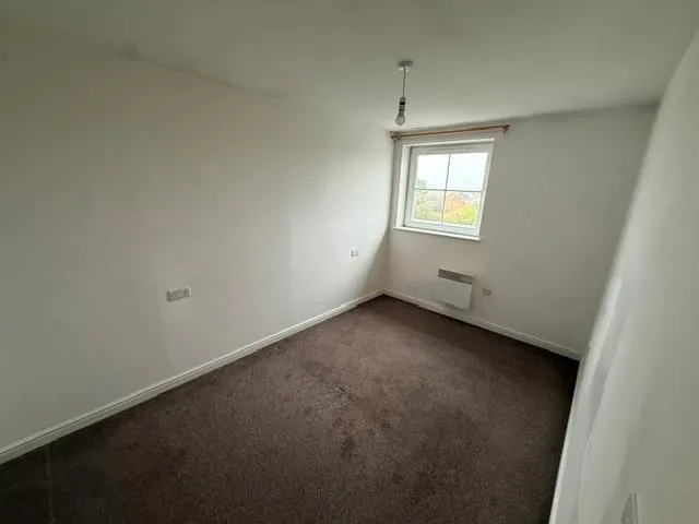 Bittern Court, Dunfermline, KY11, photo 6