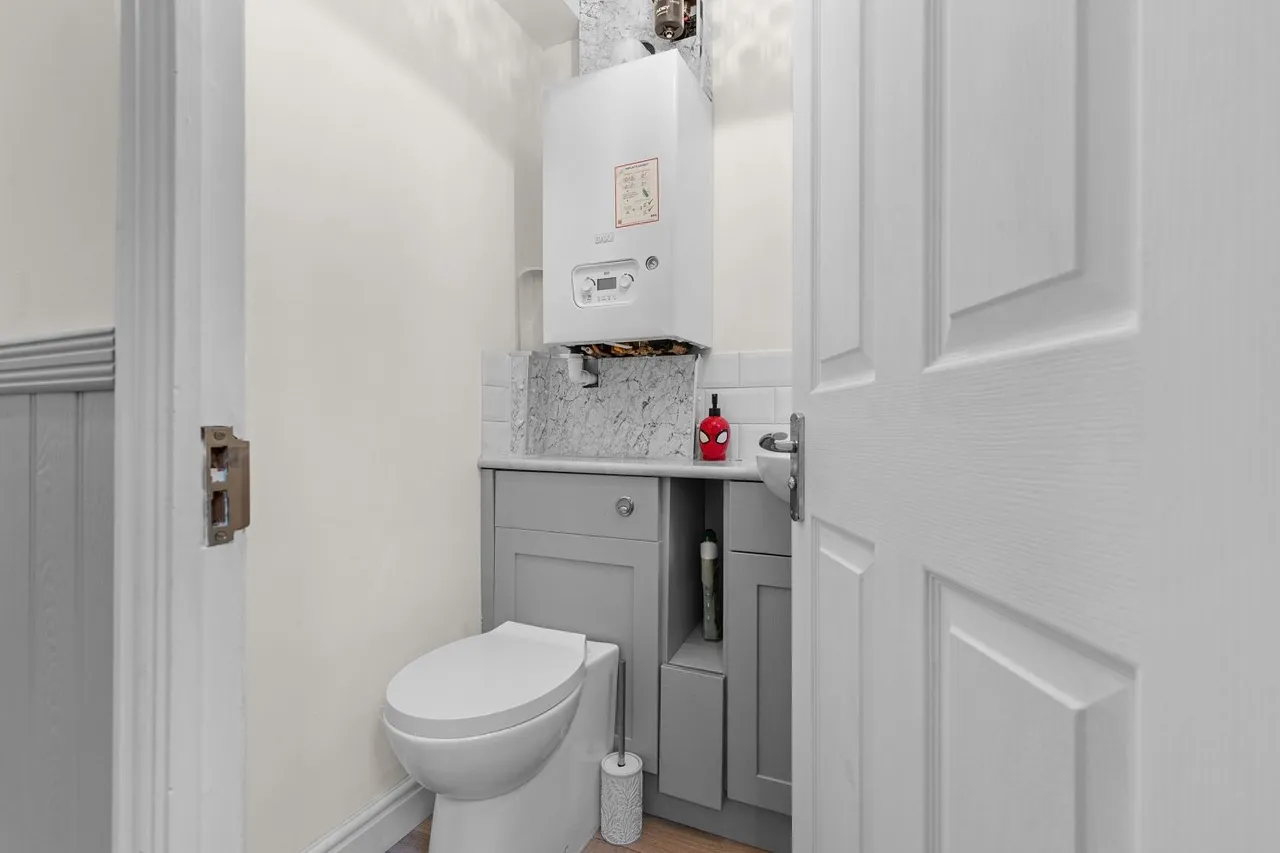 Peartree Close, Barlby, YO8, photo 14