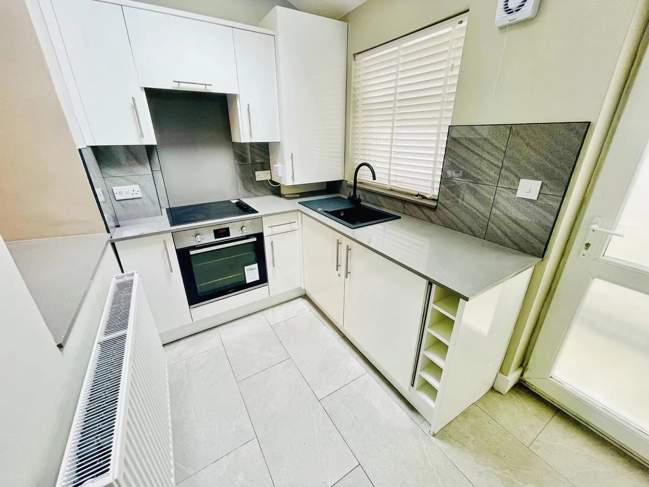 Rhiw Parc Road, Abertillery, NP13, photo 3