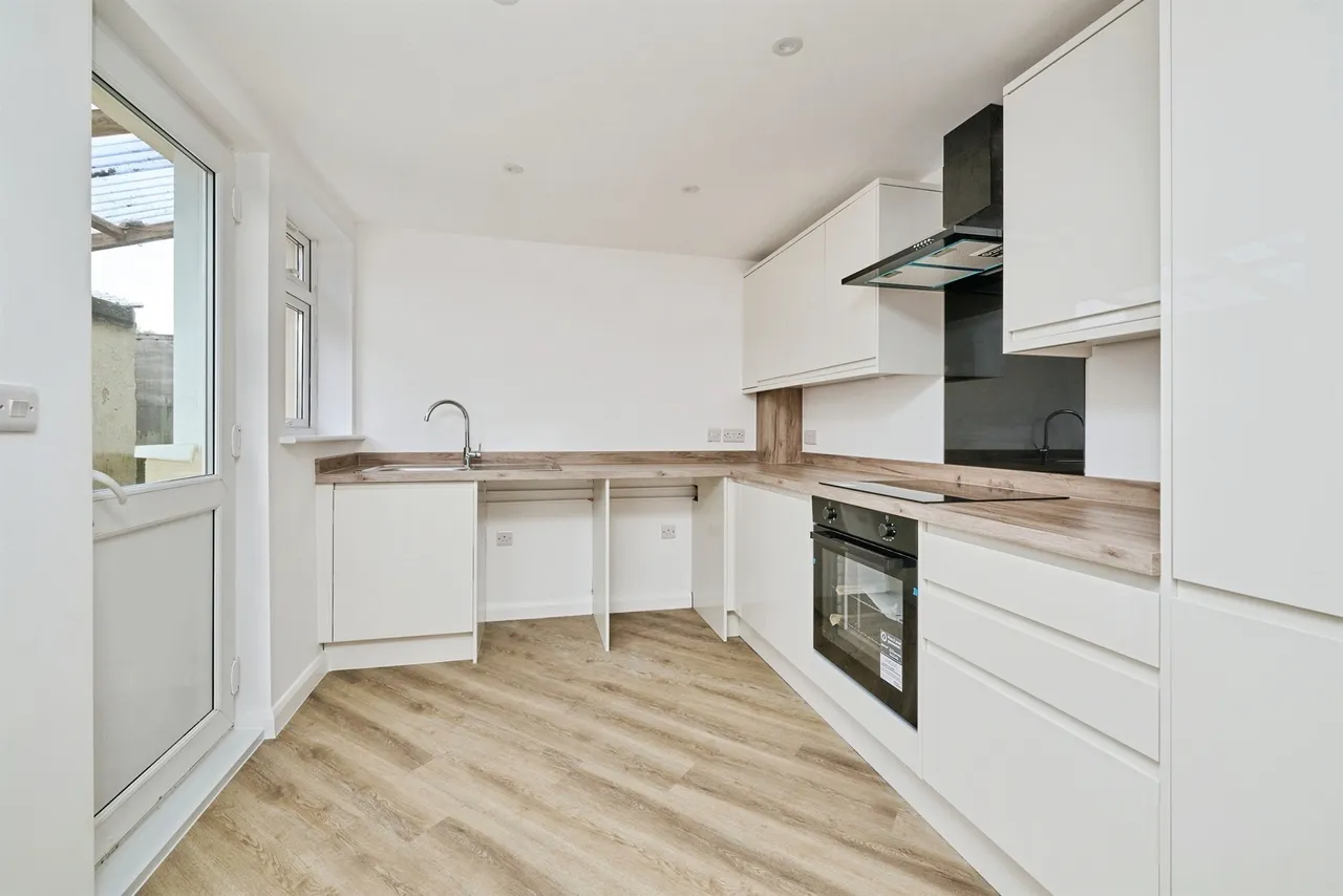 Milton Terrace, Peterborough, PE8, photo 2