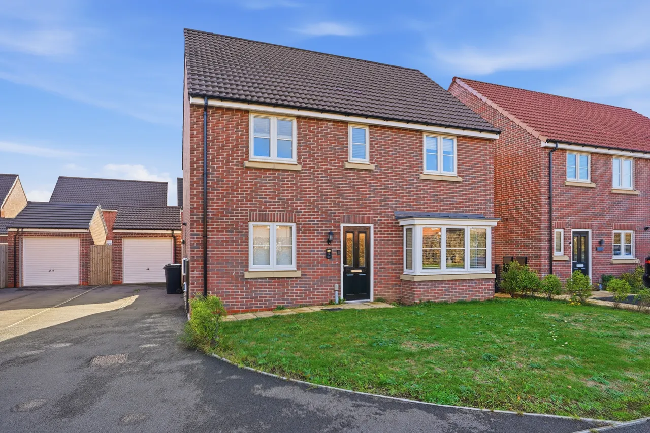 4 bed house for sale, Crimson Drive, Hatfield, DN7