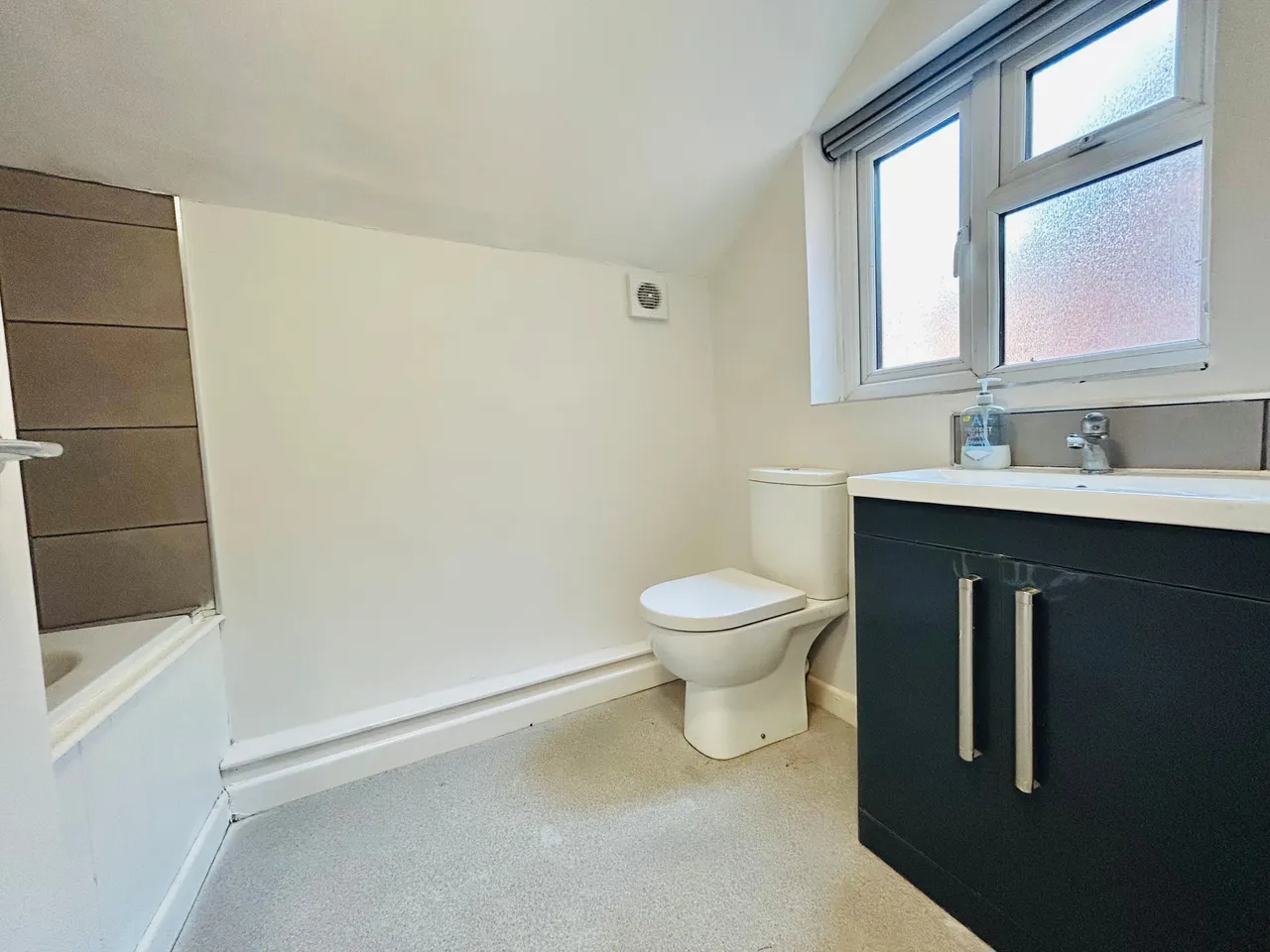 Off St John Street, ASHBOURNE, photo 5