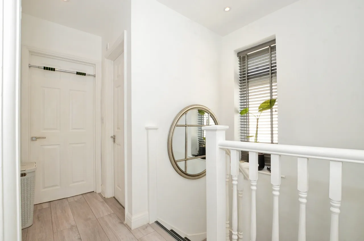 Charter Way, London, N14, photo 17