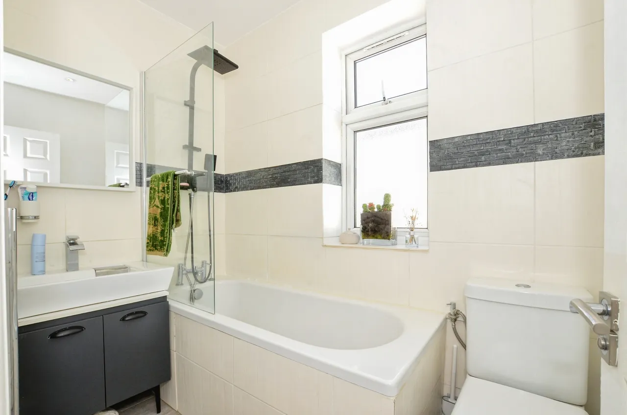Charter Way, London, N14, photo 12