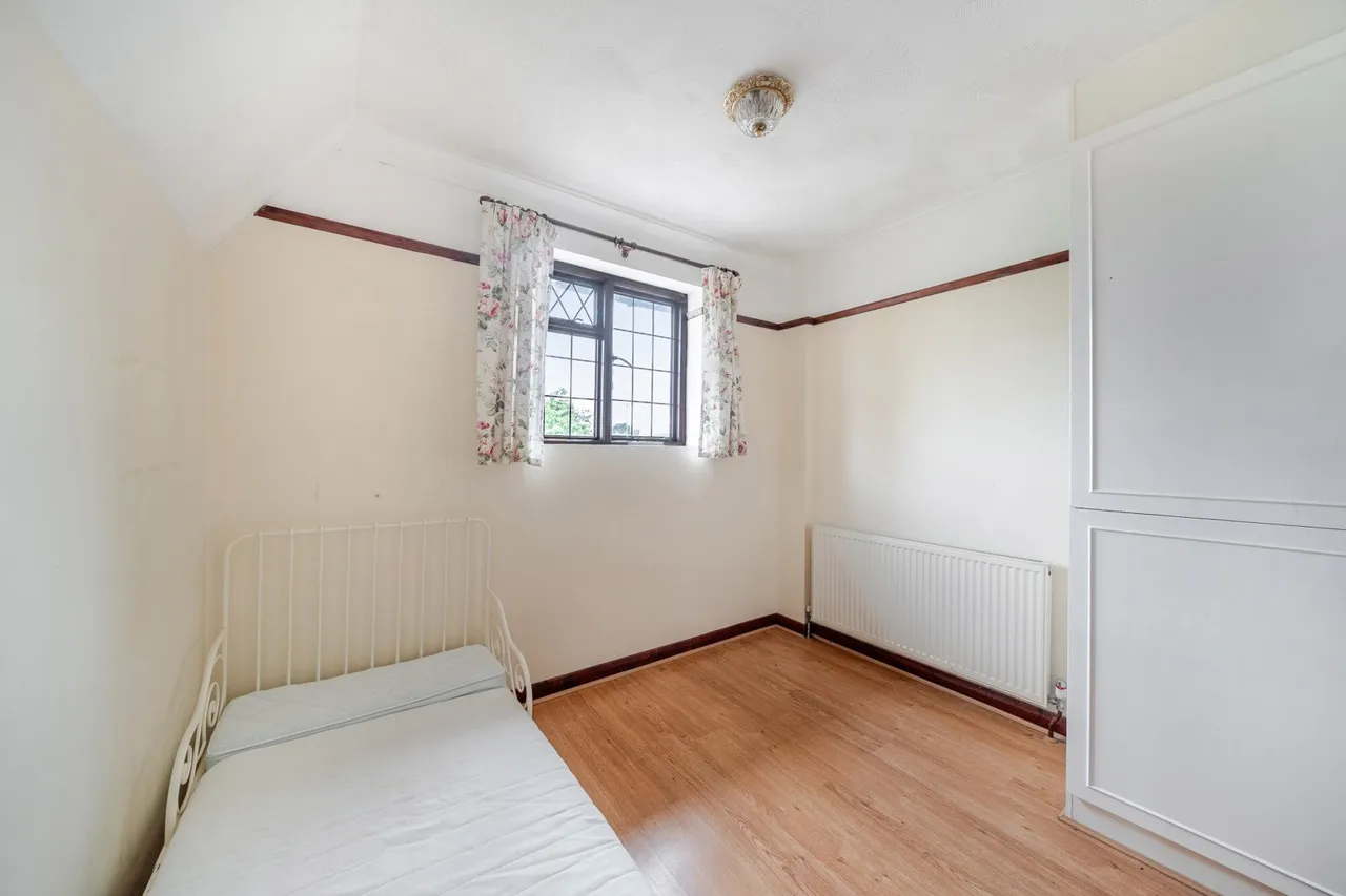 Eltham Palace Road, SE9, photo 15