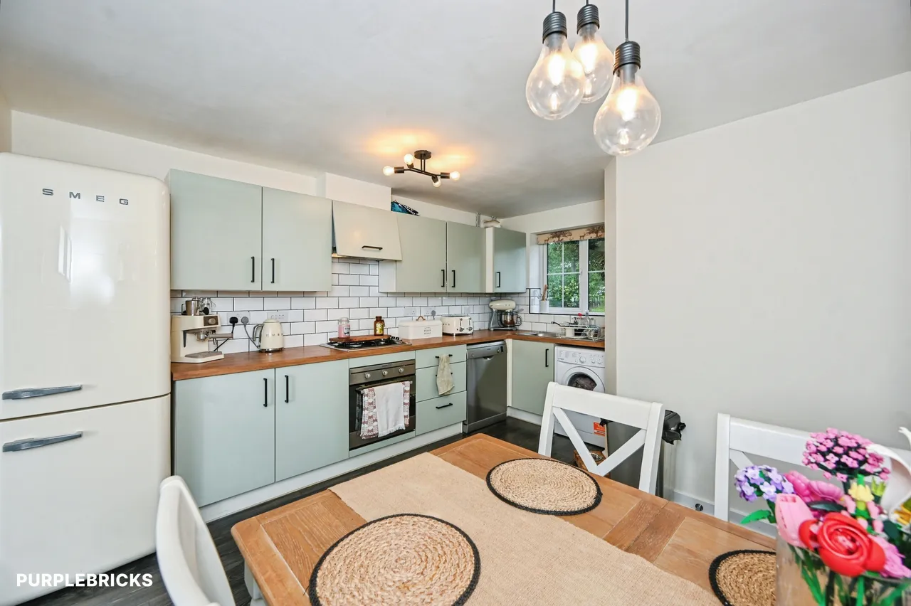 Castlefields Avenue East, Runcorn, WA7, photo 5