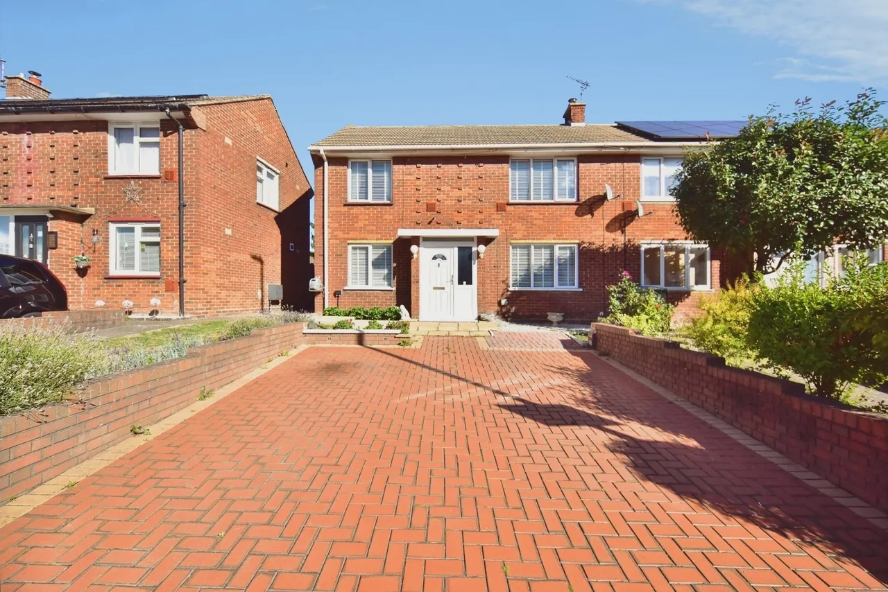 3 bed house for sale, Staplehurst Road, Sittingbourne, ME10
