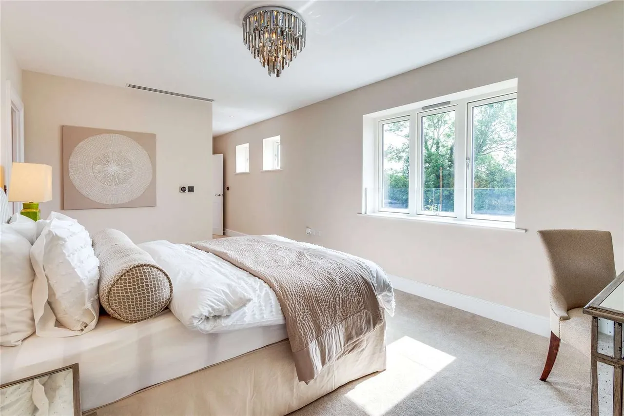 Borlase Meadow, Bockmer End, Marlow, Buckinghamshire, SL7 2HL, photo 12