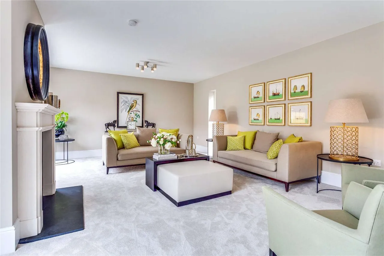 Borlase Meadow, Bockmer End, Marlow, Buckinghamshire, SL7 2HL, photo 3