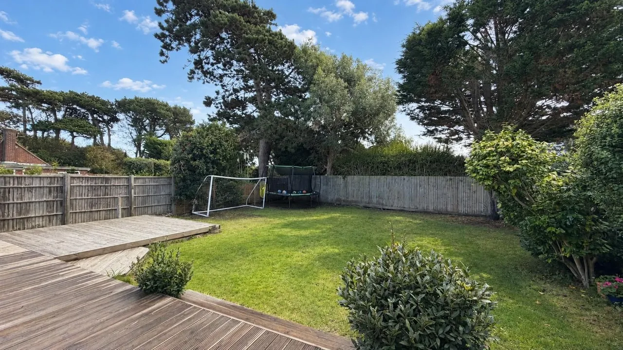 Seafield Park Road, Hill Head, photo 2