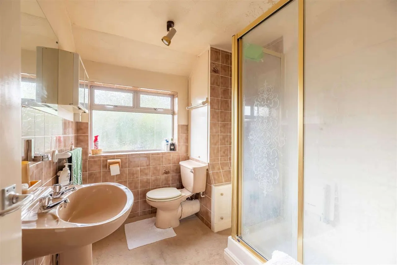 Ashbrook Road, Old Windsor, SL4, photo 11